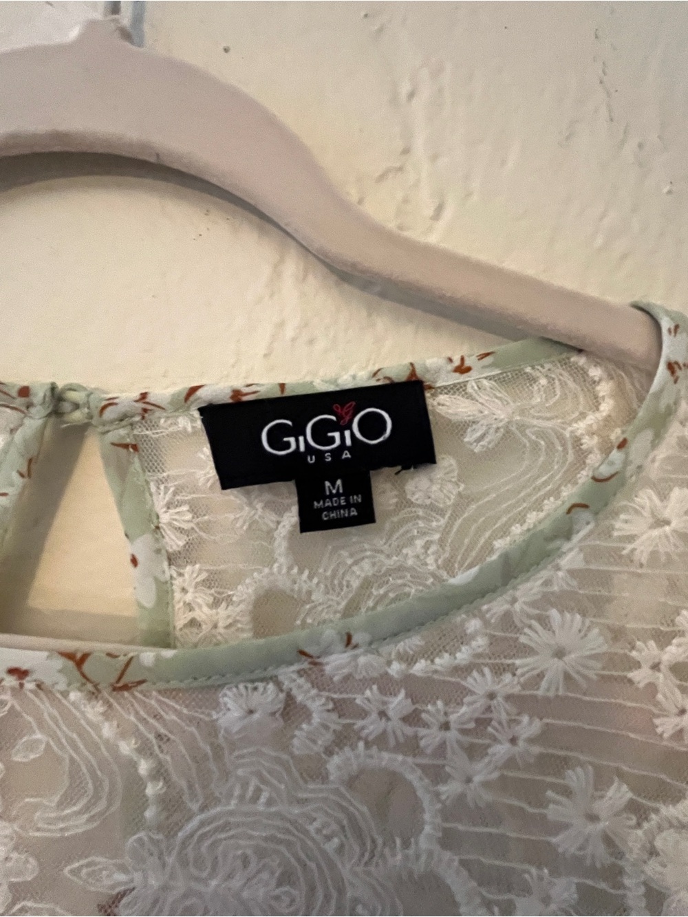 Gigio Sage Green Floral Lace Yoke Peasant Blouse - Picture 3 of 4